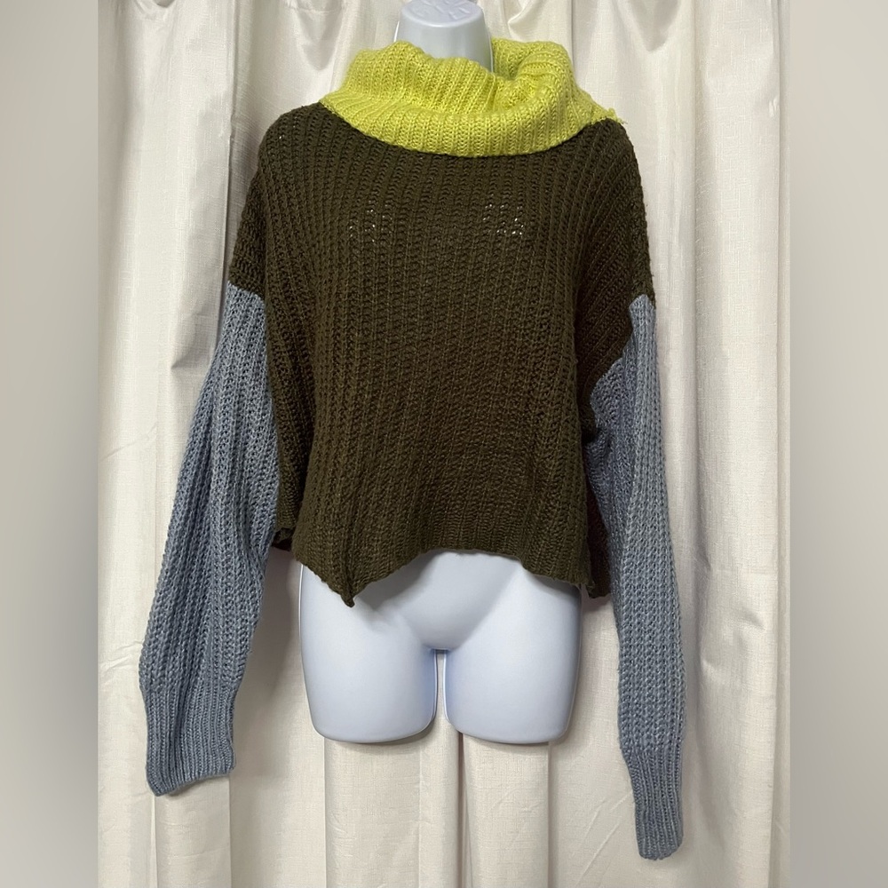 Hyfve Women’s Cowl Neck Sweater Size Large